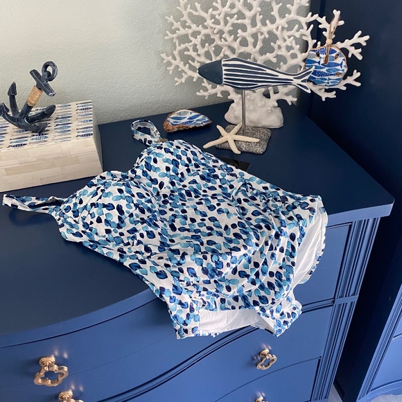 NWT Nip Tuck Petal Plunge Isla One Piece Size 8 - Picture 4 of 14